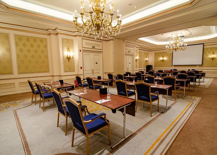 Al Aziziyah Boutique Hotel