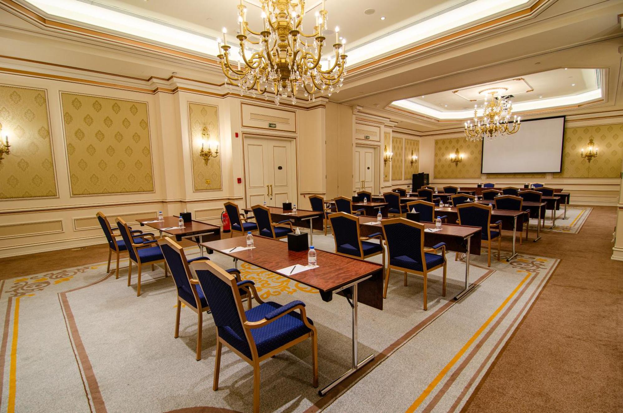 Al Aziziyah Boutique Otel 5*